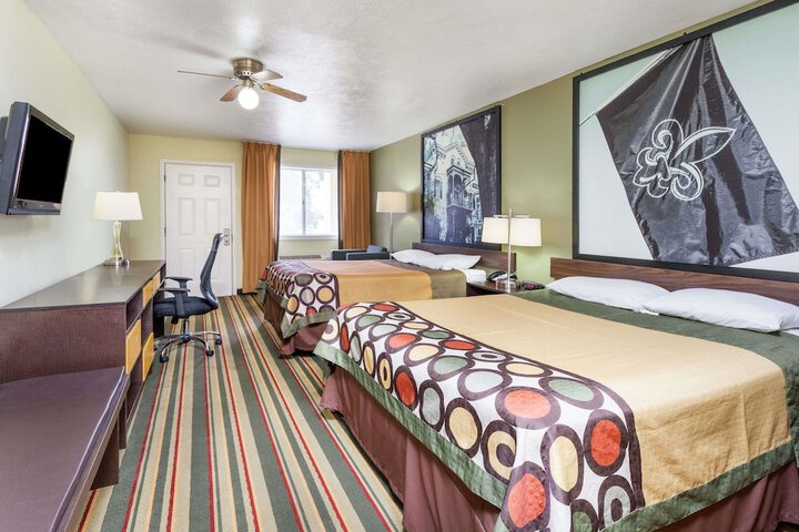 Room 14 of 37