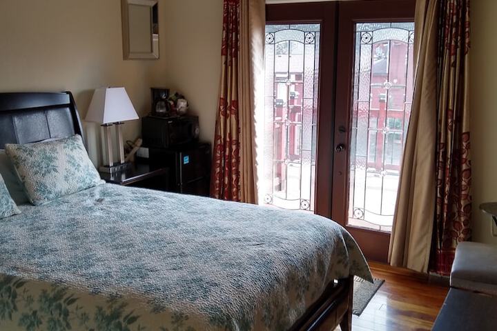 Room 32 of 42