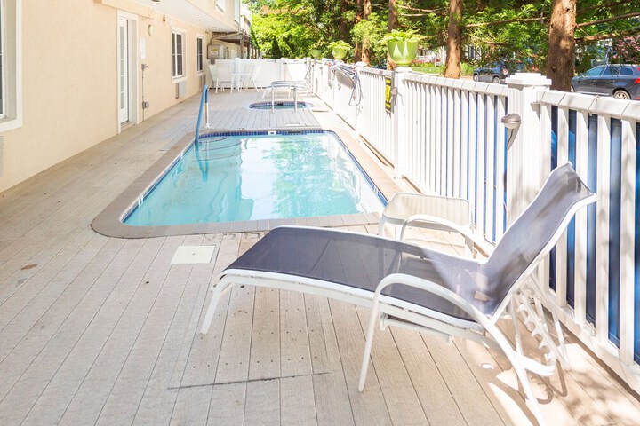 Pool 12 of 186