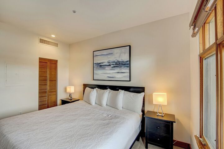 Room 104 of 261
