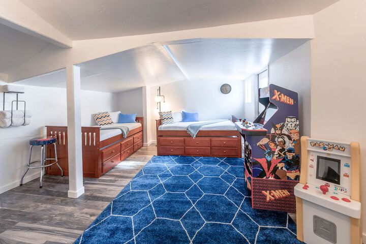 Room 22 of 37
