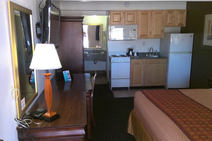 Room 7 of 16