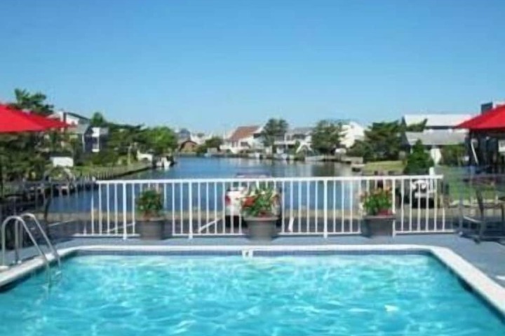 Fenwick Islander Motel