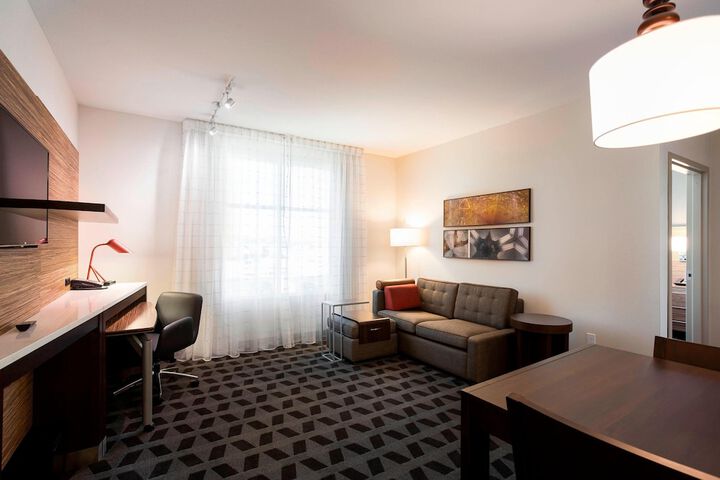 Room 22 of 37