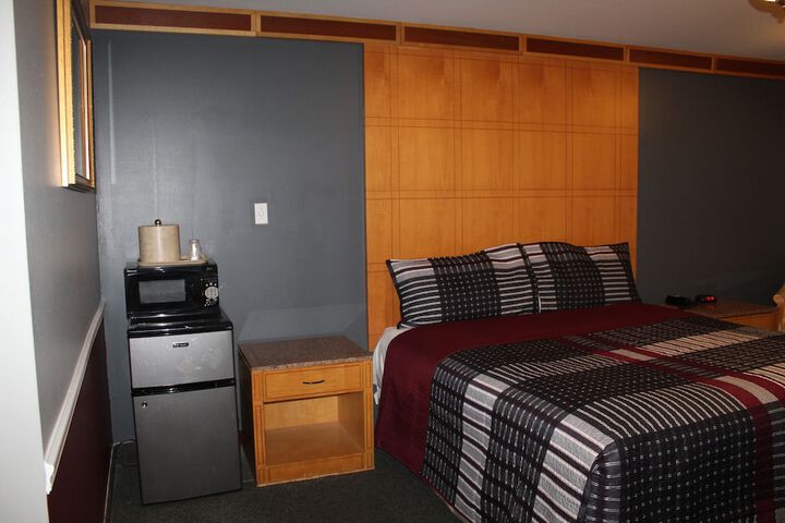 Room 44 of 99