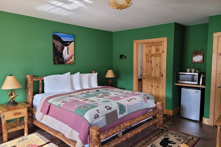 Room 32 of 51
