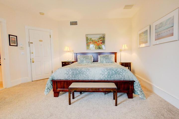 Room 43 of 191