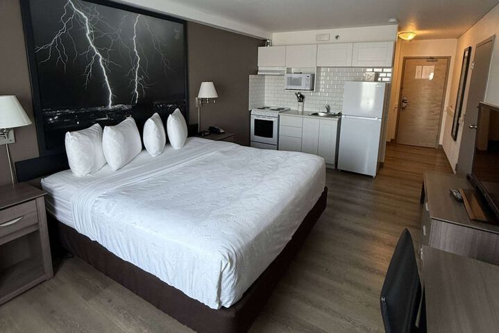 Super 8 by Wyndham Dawson Creek