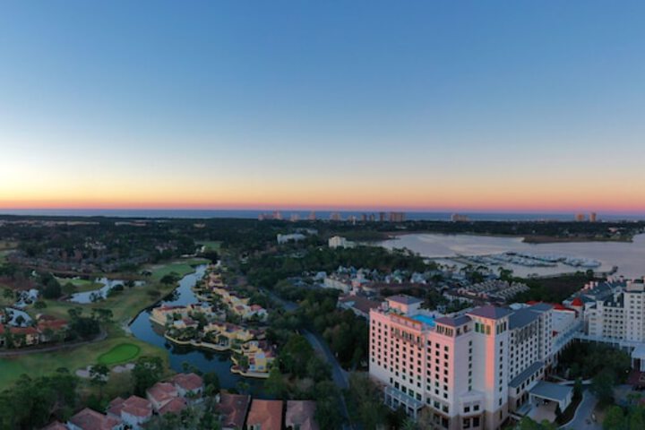 Hotel Effie Sandestin Autograph Collection