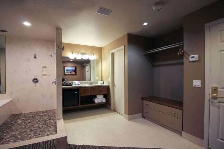 Room 18 of 60