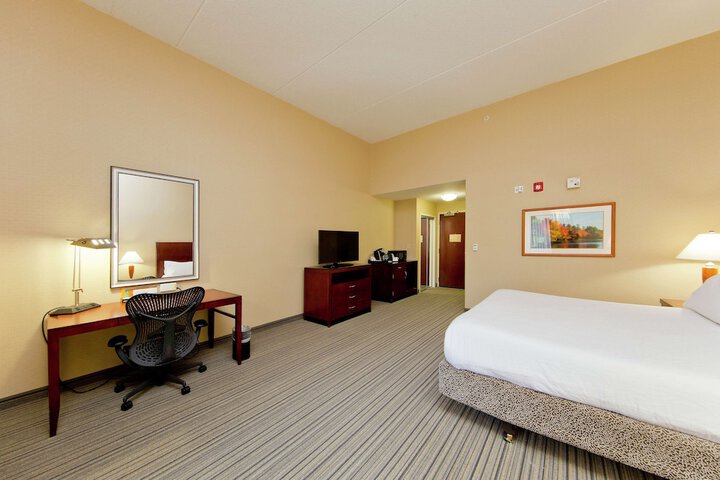 Room 25 of 57
