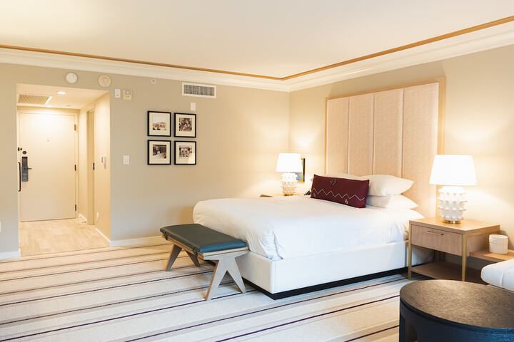 Room 46 of 203