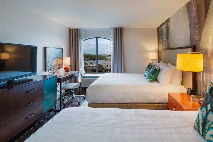 Hotel Indigo Savannah Historic District by IHG