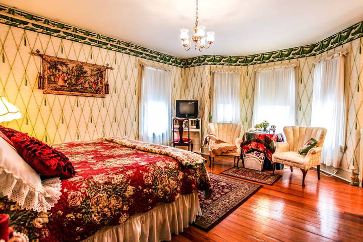 Room 26 of 40