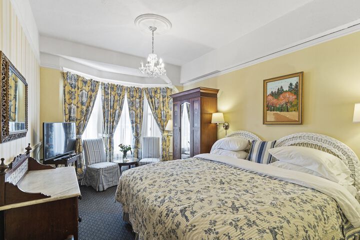 Room 18 of 38