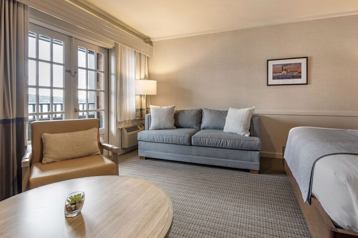Room 50 of 178