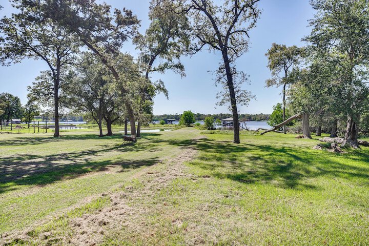 Franklin Home w / Water Views: Outdoor Dining Area!