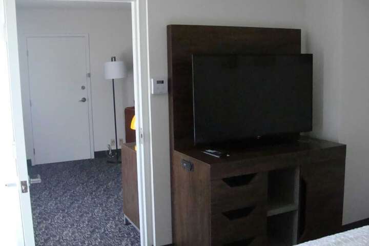 Room 40 of 99