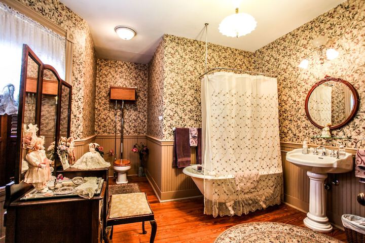 Room 13 of 40