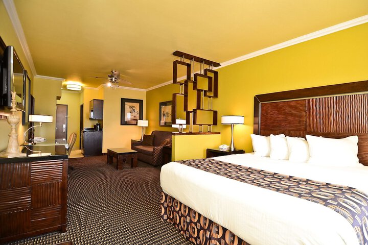 Room 10 of 18
