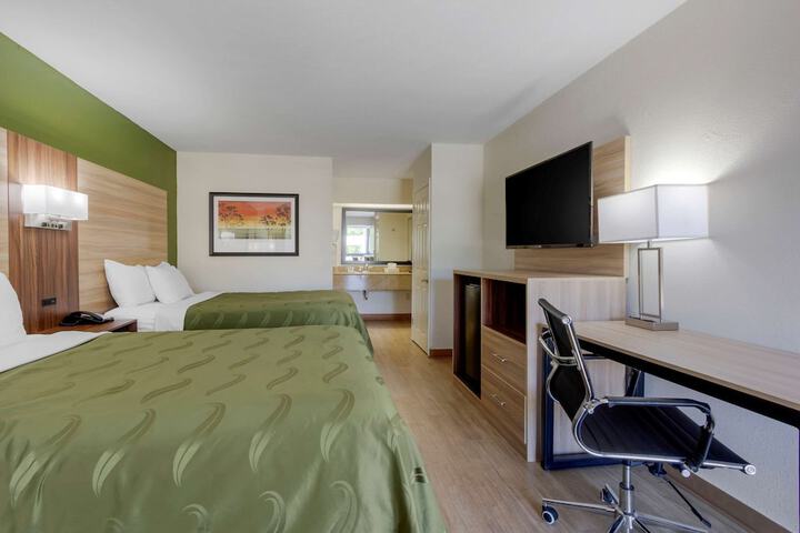 Room 42 of 61