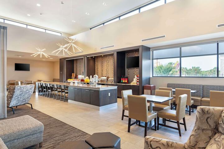 Best Western Plus Executive Residency Rigbys Water World Hotel