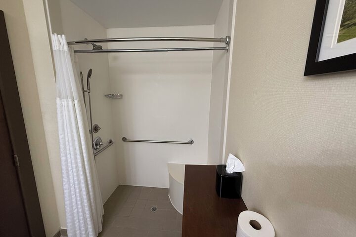 Giles Hotel Inn & Suites