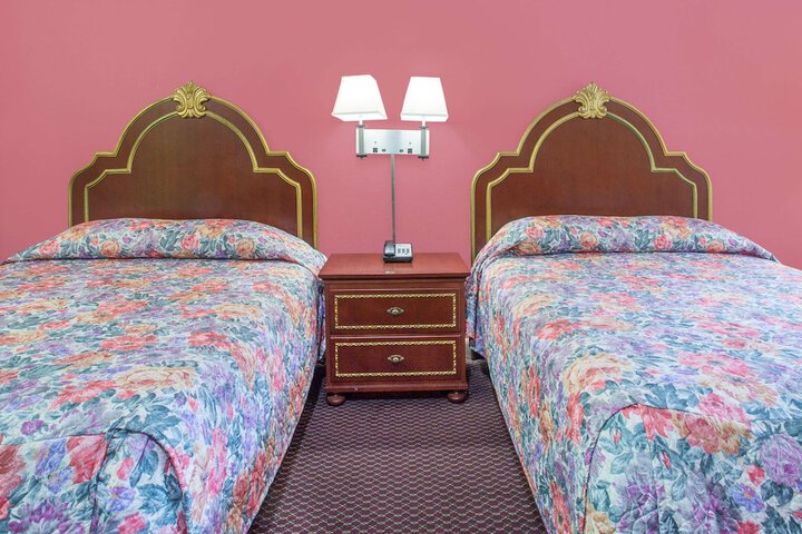 Room 15 of 18