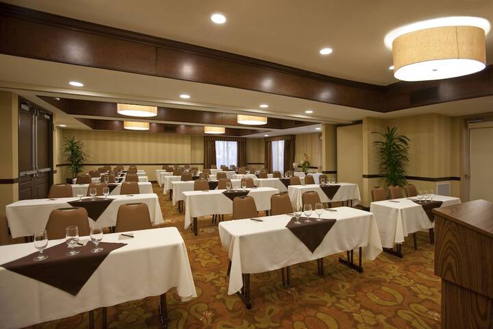 Ayres Hotel & Spa Moreno Valley