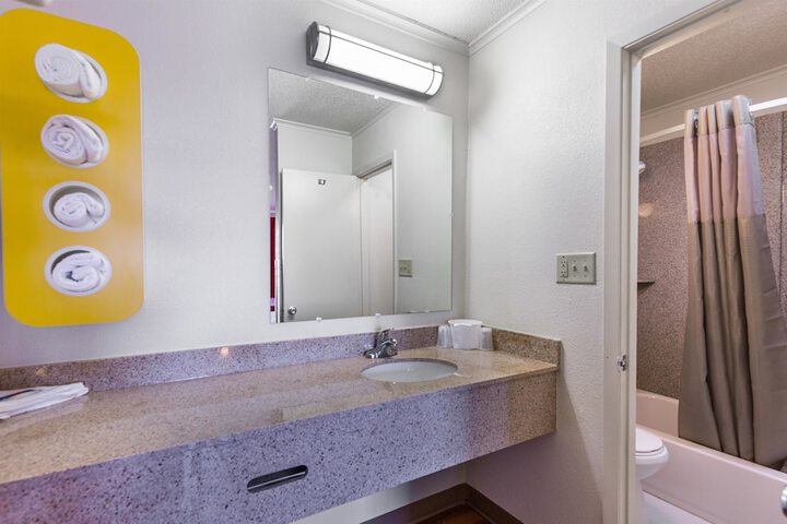 Room 20 of 37
