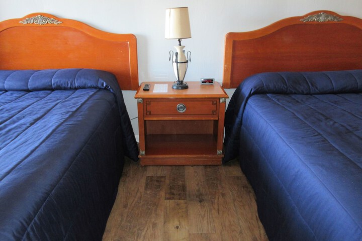 Room 11 of 27