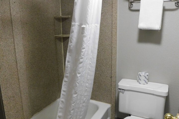 Room 53 of 102