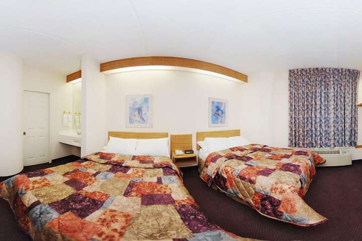 Room 11 of 19