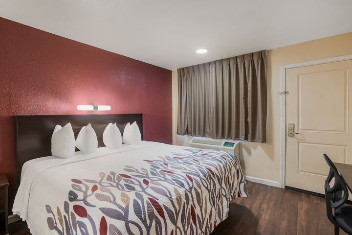 Room 18 of 38