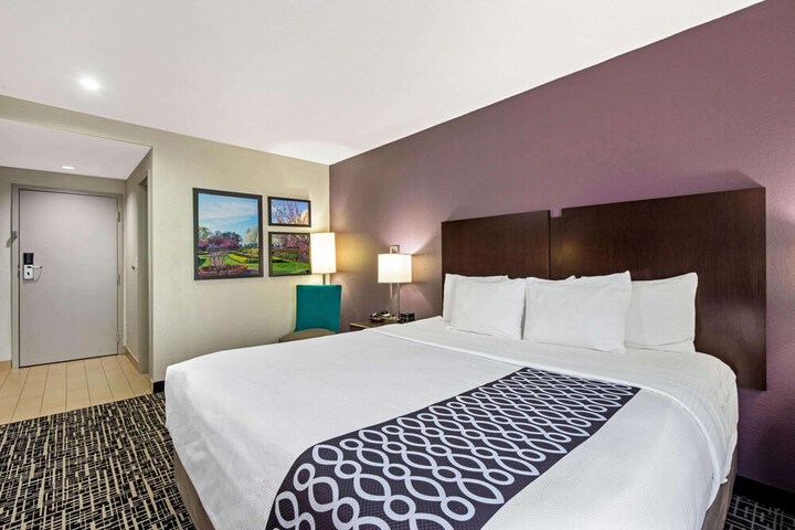 La Quinta Inn & Suites by Wyndham New Cumberland-Harrisburg
