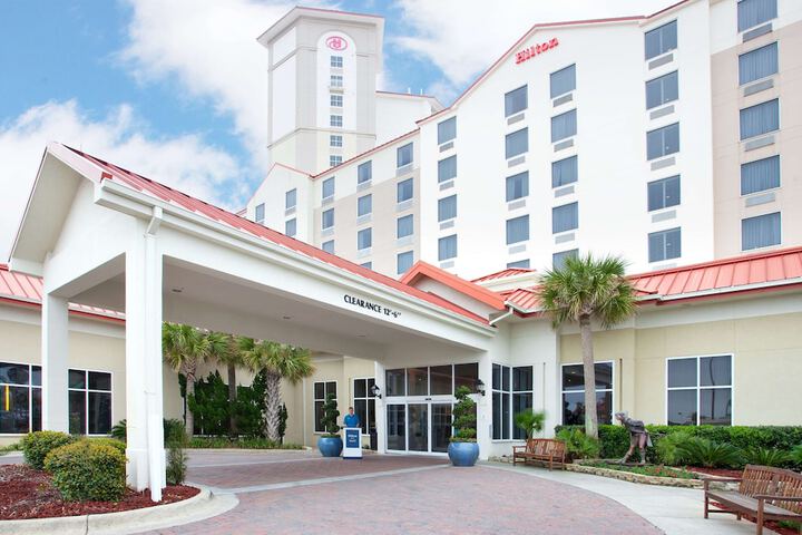 Hotel 2 of 187