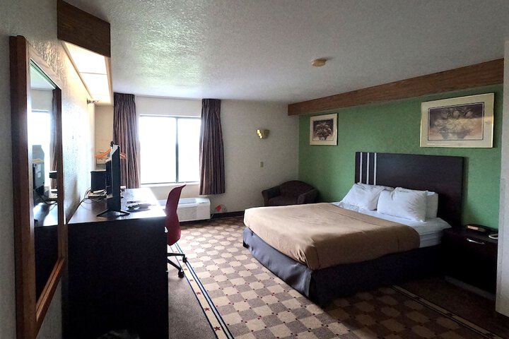 Room 9 of 15