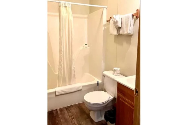 Room 184 of 299