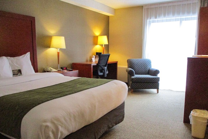 Room 33 of 41