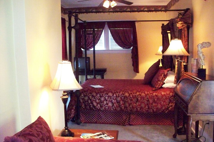 Room 36 of 92