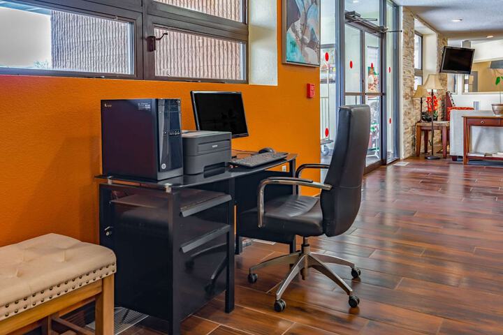 Business Center 46 of 46