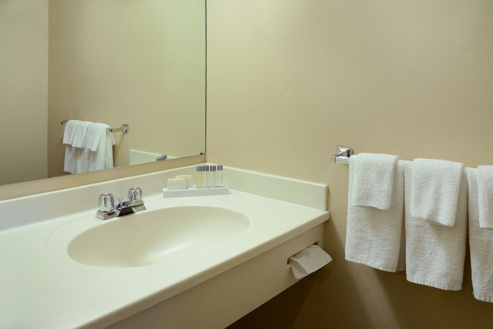 Room 8 of 35