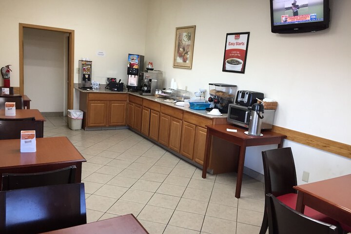 Econo Lodge Norwalk