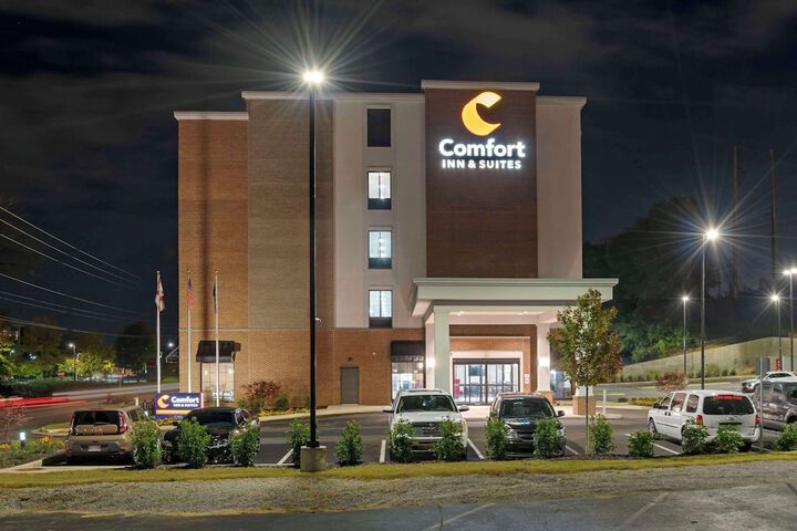 Comfort Inn & Suites Downtown near University