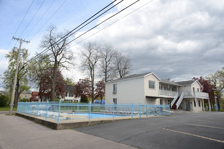 Pool 8 of 42