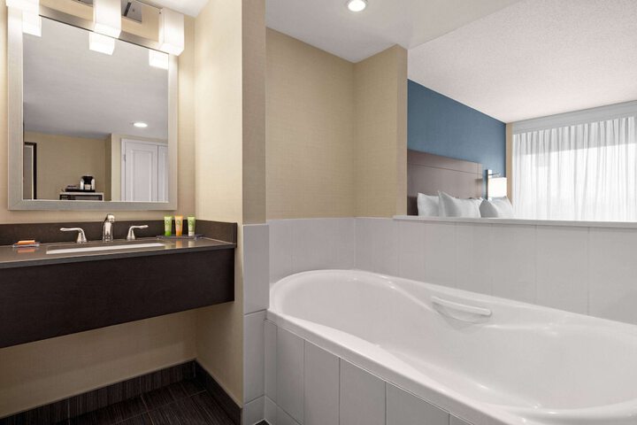 Room 44 of 61