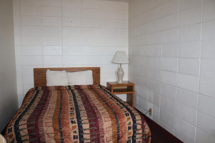 Room 14 of 27