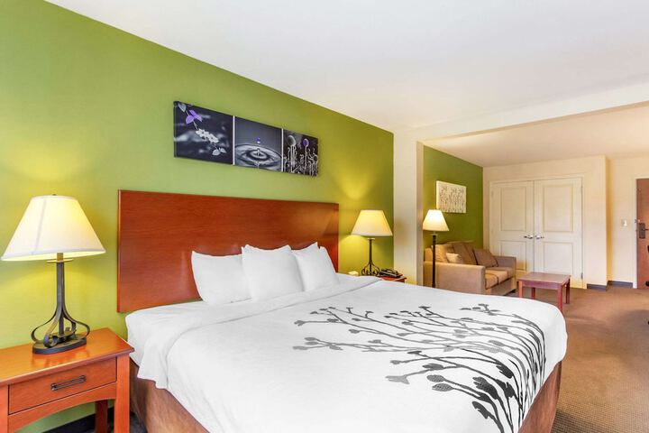 Room 28 of 32