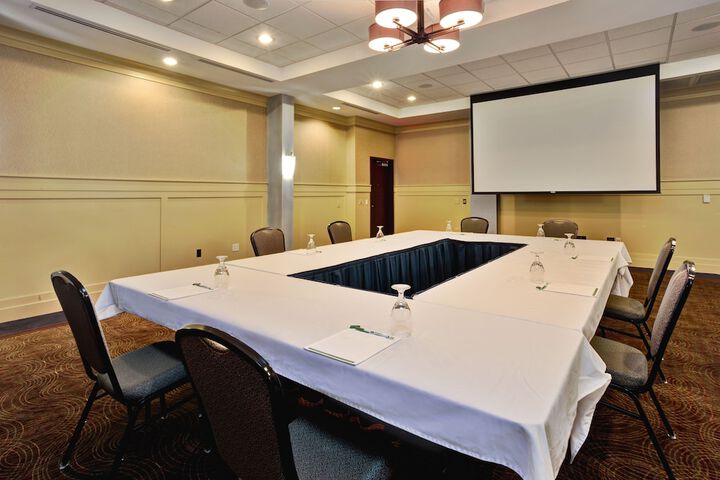 Ballroom/Hall 48 of 49