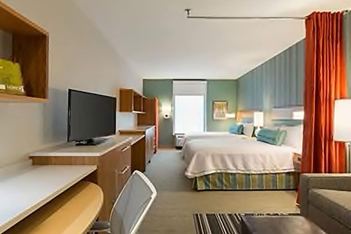 Room 25 of 38